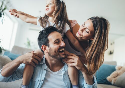 Tradition und Moderne in Familienleben verbinden