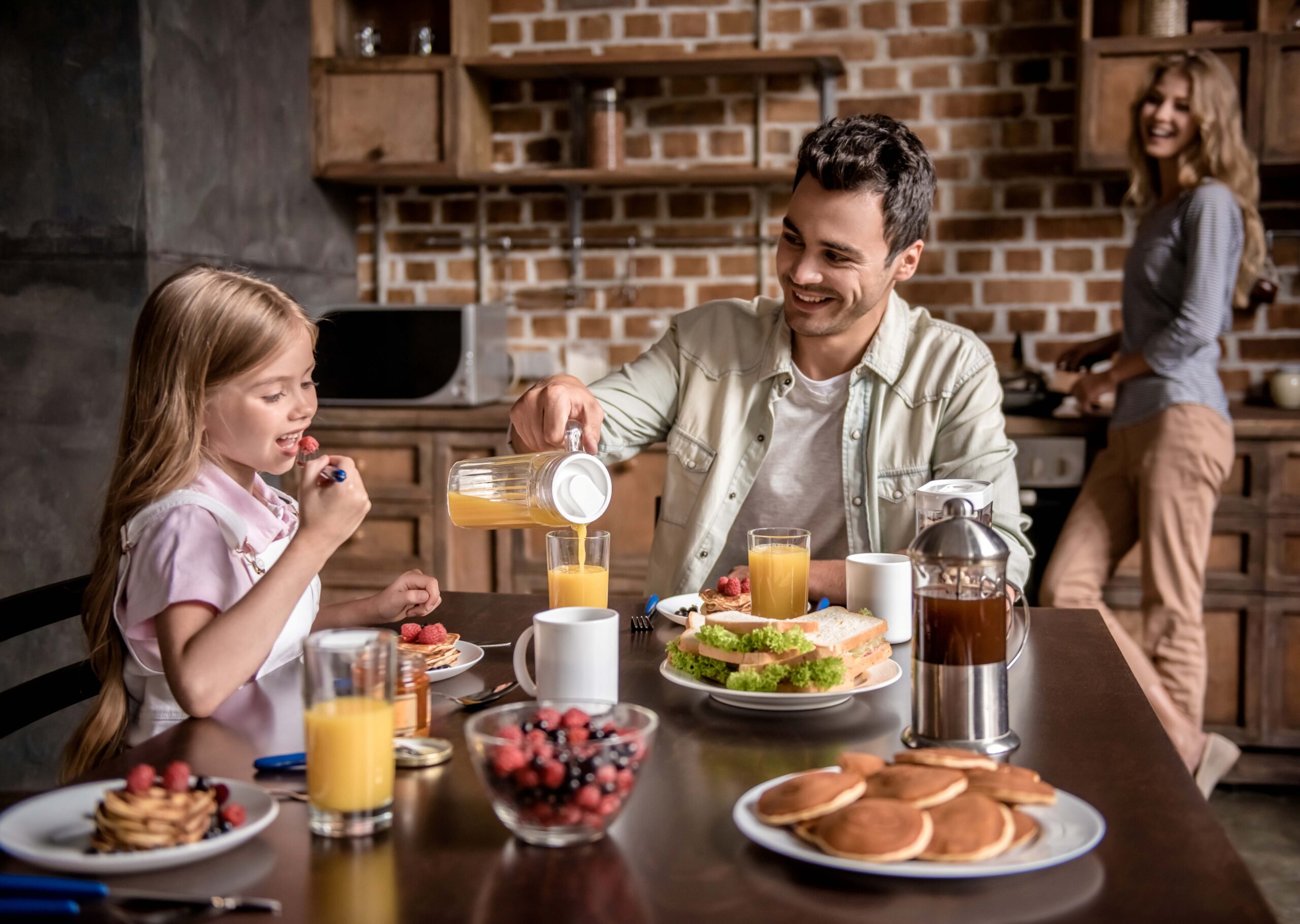 Familie in der Küche